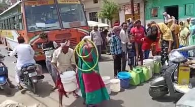 जनपद बांदा की ये उस सदर विधानसभा की प्यासी जनता की व्याकुल तस्वीर है जिसके विधायक विधानसभा में बता रहे थे. #zen1news