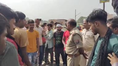 चालान से परेशान टेम्पू चालको ने की हड़ताल
#हड़ताल #धरना #पुलिस#कानपुर_विवाद