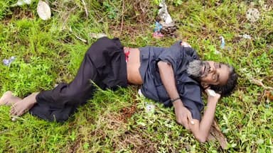 కశింకోట: కసింకోట మండలం నరసింబిల్లి రైల్వే స్టేషన్ సమీపంలో రైలు నుంచి జారిపడి ప్రయాణికుడు మృతి.. కాకినాడకు చెందిన వ్యక్తిగా గుర్తింపు