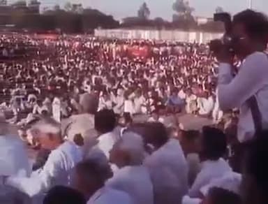 सामाजिक न्याय क़े पुरोधा आदरणीय #Lalu_Prasad_Yadav जी को उनके 75वें जन्मदिन की हार्दिक शुभकामनाएँ! 🙏
