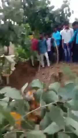 अडानी में ग्रामीणों पे गोली नही जेसीबी चल रही हैं लाइव देखिए आज 11 जून का विरोध वीडियो#कोल#खदान