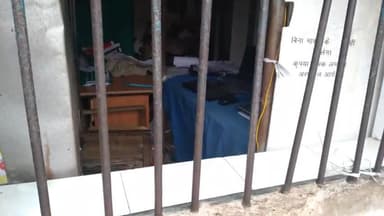महिषी हॉस्पिटल में प्रची कोनटर पर कर्मचारी नहीं ,मरिज पुरजा कटाने के लिए परेसान! #SaharsaDm #saharsajilabihar #SpSaharsa