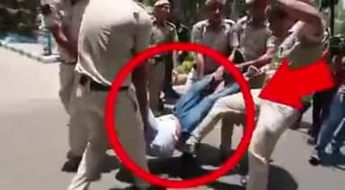 Bravery of Modhi Shah police for kicking out Srinivas BV who saves thousand of lives during #carona
Same on you Amit Shah