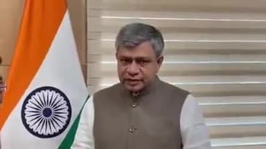 अग्निपथ प्रदर्शन वालों से रेल मंत्री अश्विनी वैष्णव ने अपील की है कि राष्ट्र की संपत्ति को नुकसान ना करें।#railminister