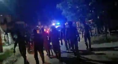 गोरखपुर: #फुटपैटरोलिंग
जिले के#बेलघाट पुलिस ने थानाध्यक्ष गौरव कन्नौजिया एंव चौकीइंचार्ज#कुरीबाजार सुधीरकुमार ने मय फोर्स के साथ@