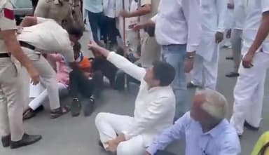 #AgnipathRecruitmentScheme
आज अग्निवीर योजना के खिलाफ दिल्ली में NSUI के साथियों के साथ दिल्ली में युवा विरोधी हिटलरशाही सरकार के खिलाफ प्रदर्शन किया।