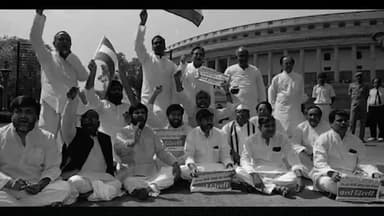 देश और #बिहार की राजनीति के नायक Nitish Kumar।
जेपी के आंदोलन से एक आवाज बिहार और देश की राजनीति में गुंजने लगी थी। #समाजवाद की वो आवाज वर्तमान मुख्यमंत्री नीतीश कुमार की थी जो आज भी राजनीति को जनता की सेवा का साधन मानते हैं।