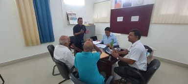 आज सिंचाई विभाग के अधिशासी अभियंता से मुलाकात कर कैंट विधानसभा की बिंदाल नदी से सटे मकानों के लोग की समस्या पर विचार विमर्श किया एवं उचित व्यवस्था हेतु शीघ्र कदम उठाए जाने पर जोर दिया।
#uttarakhand #PushkarSinghDhami #SatpalMaharaj #ukgovt