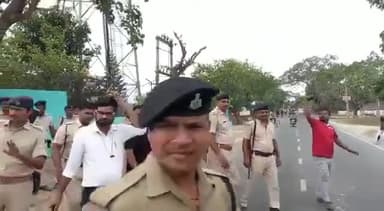 #छपरा लठमार #SDM का #गुंडई चेहरा बेनकाब। देखिए #अग्निपथ योजना को लेकर शहर में धारा-144 लगाई गई