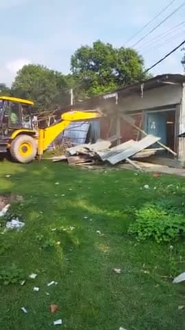 नरपतगंज: आज दिनांक 27 6 2022 को नरपतगंज में प्रशासन के निगरानी में ब्लॉक का अतिक्रमण करवाया गया खाली #नरपतगंज