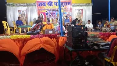 #आजकल कलाकार को यही पता नही कि
किस मंच पर क्या गाना #चाहिए गायक विष्णु ओझा से खास बातचीत !!