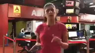 एक ही एफआईआर से गोदी पत्तलकार और मिडीया लाईन पर आ गई!
मीडिया के पत्तलकारों का हृदय परिवर्तन कैसे हो गया।
#रुबिका_लियाकत जी आप का शुक्रिया। बस आप ऐसे ही ईमानदारी से काम करते रहिए।