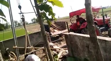 कैंपियरगंज: कैंपियरगंज क्षेत्र के ग्राम सभा भरोहिया में काली माता मंदिर पर इंडिया मार्का हैंड पंप का कार्य किया गया #कैंपियरगंज