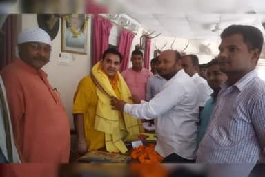गोपालगंज: बिहार प्रदेश उपाध्यक्ष एवम पूर्व विधायक मंजीत सिंह का जदयू कार्यकर्ताओं ने किया गर्मजोशी से स्वागत।
#gopalganj_new
