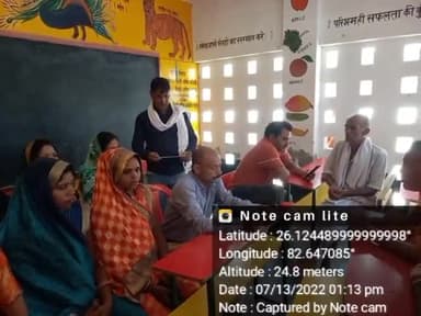 शाहगंज: ग्रामसभा #मदरहा में #निर्विरोध कोटे का चयन, जिसमे दुर्गवंश स्वयं सहायता समूह के सदस्य नम्रता सिंह को निर्विरोध चुना गया।