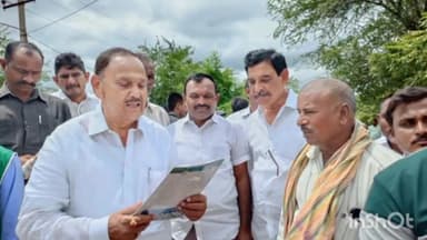ఖాజీపేట: గడపగడపకు మన ప్రభుత్వం కార్యక్రమంలో భాగంగా ముత్తులూరుపాడులో ఎమ్మెల్యే పర్యటన
