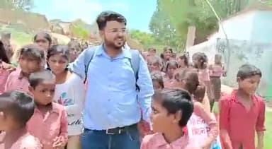 मास्टर साहब के ट्रांसफर पर रोए विद्यार्थी; वीडियो हुआ वायरल।।
#positivenews