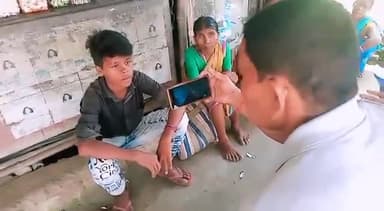 अररिया: #CSP sanchalak Chandan thakun Hanuman Chowk Est Purandaha me customer se Bina puche Paisa enquiry ke time nikal leta tha