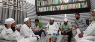 Imran Masood sb Taziyat k liye Tashreef Laye Dr.S.M.H kazmi Or Syed Muzayyan sb se Mulaqat krte hue #hazrat #sansarpuri