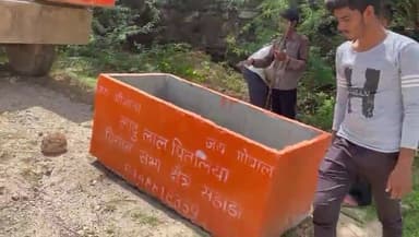 आसपुर में लादू लाल पितलिया के द्वारा सुन्नी गौ माता के लिए पानी की पो की व्यवस्था की गई.. #ladulalpitliya