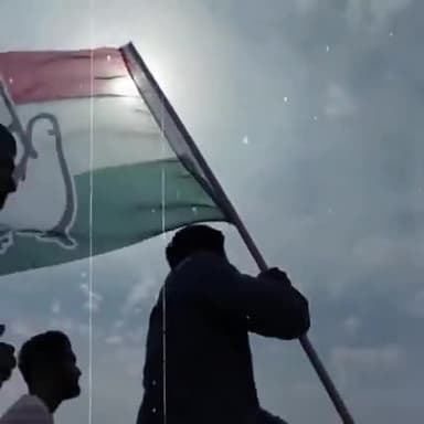 साम-दाम-दंड-भेद अपनाने वाली तानाशाही हुकूमत जान लें-
कांग्रेस न तो कभी झुकी है, न कभी झुकेगी।
संघर्ष जारी है..
#SatyagrahaWithSoniaGandhi