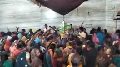 #diwari
कल यानि की मंगलवार को लोगों ने बहुत उत्साह से पूजा करने के लिए आये वहाँ कोई चीज की समस्या न होते हुए सभी ने सफलत