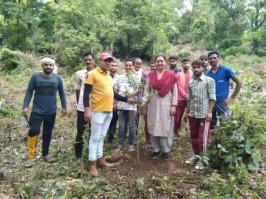 कारगिल विजय दिवस #पौधा रोपण करते हुऐ