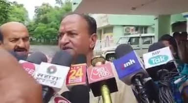 क्या चंद्रभान सिह ने फिर दोहराया इतिहास ?
आखिर क्यों निरस्त हुआ पर्चा
जनता कर रही तरह तरह की चर्चा
#panchayatchunav