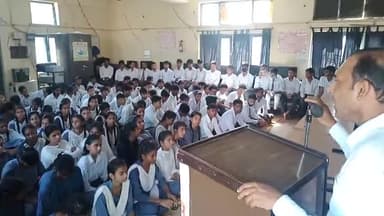 विद्यार्थियों को पैसा कमाने के गुर सिखाए #7015551486