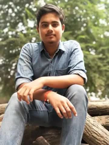 #9अगस्त , क्रांति दिवस व ऐतिहासिक दिवस पर पुत्र #अक्षत_शुक्ला जी को #21वर्ष पूर्ण करने पर #जन्मदिवस की अशेष शुभकामनाएं।
महादेव जी से प्रार्थना है कि हमेशा स्वस्थ एवं दीर्घायु रहते हुए जीवन की हर सफलता एवं ऊंचाइयों को प्राप्त करें ।