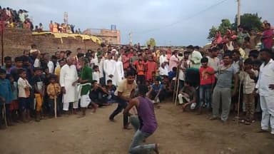 #अतिमी में मुहर्रम के अवसर पर खिलाड़ियों द्वारा किया गया प्रदर्शन जिसमें प्रखंड प्रमुख अंकित यादव  प्रोत्साहित किए ।
