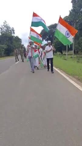 #आजादी_गौरव_पदयात्रा तीसरे दिन ग्राम बड़ेकनेरा से मुलमुला तक pcc अध्यक्ष मान मोहन मरकाम जी के नेतृत्व में ।