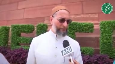 एक से मोहब्बत, दूसरों से नफ़रत। सरकार, मुस्लिम अल्पसंख्यकों पर भी रहम-दिली दिखाए। - Barrister Asaduddin Owaisi
#aimim #asaduddinowaisi #owaisi #india #news #politics #trending #interview #owaisiinterview