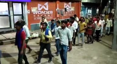 महरौनी मे भीम आर्मी ने निकला केडल मार्च , और इन्द्र मेघवाल को दि भावपूर्ण श्रद्धांजलि !
#ललितपुर #महरौनी