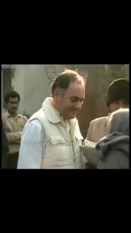 "सारा लहू बदन का ज़मीं को पिला दिया
हम पर वतन का कर्ज था हमने चुका दिया"
#RajivEkSankalp