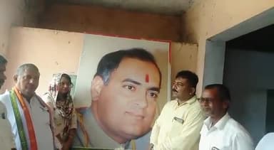 महाराजगंज: #कांग्रेसियों ने पूर्व प्रधानमंत्री स्व. राजीव गांधी की जयंती सद्भावना दिवस के रूप में मनाया।