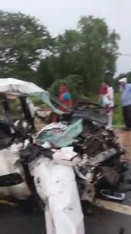 @##नौगांव  झाँसी  रोड  पर हुआ  खतरनाक सड़क हादसा ##@