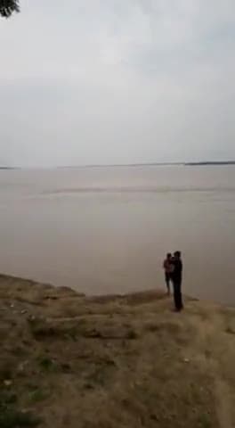 करछना: प्रयागराज के करछना तहसील में पिपराव गांव के चाडी घाट पे बाढ़ से लगातार हो रही है गंगा जी में वृद्धि 
#आलोक 
9125228948