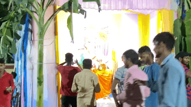 गणेश चतुर्थी उत्सव को लेकर पॉवर ग्रीड, देवी कॉलोनी के श्रद्धालुओं भारी उत्साह में पूजा अर्चना कर राहगीरों के बीच प्रसाद वितरण करते नजर आए ।
#गणेशचतुर्थी
#बिहारशरीफ