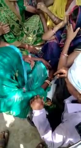 ##जाटव समाज के लोगों के साथ कंट्रोल पर की मारपीट किसी ठाकुर ने पुलिस ने भी नहीं की कोई कार्यवाही@@