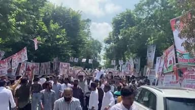 कहानी के अब तक के मंज़र यह बयां करते है
 कि वो पन्ने नहीं पूरी दास्तां लिखने आया है। 
#सचिन_संग_राजस्थान 
Sachin Pilot 
Mukesh Bhakar