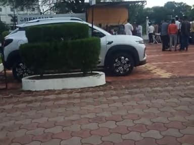 my life style bussiness ke achiever
ne kharidi renault triber brand car#mylife