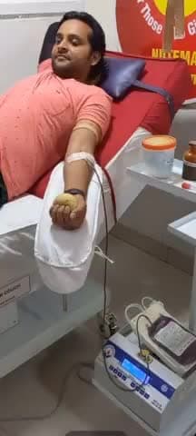 #DONATE_BLOOD_SAVE_LIFE
#REALHERO छोटे भाई #सोनू ठाकुर B + द्वारा
जरूरतमन्द मरीज के लिए हमारे निवेदन पर ब्लड बैंक #बुलन्दशहर में पहुँचकर रक्तदान किया।।