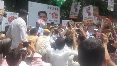 माननीय श्री @sachinpilot जी के जन्मदिन के उपलक्ष में आज जयपुर में आयोजित मिलन समारोह में अपने साथियों के साथ उन्हें शुभकामनाएं प्रेषित की।
#सचिन_संग_राजस्थान