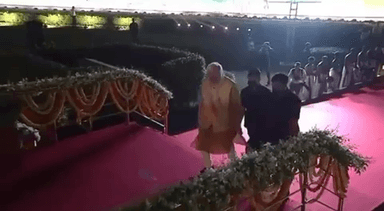आदरणीय प्रधानमंत्री मोदी जी ने इंडिया गेट पर स्थित नेताजी सुभाष चंद्र बोस जी की प्रतिमा का अनावरण कर कृतज्ञ राष्ट्र की ओर से श्रद्धांजलि अर्पित की।
#कर्तव्य_पथ