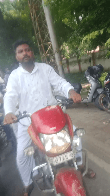 #ola #uber #rapito आज भी पूरी तरह से हड़ताल किया गया