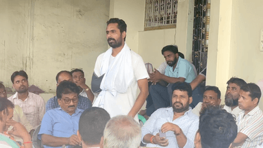 पश्चिमी चम्पारण अंतर्गत रामनगर में राजद प्रखण्ड अध्यक्ष चुनाव को ले कर बैठक में बेबाक़ी से अपनी बात रखते हुए।
#जय_राजद
#जय_महाकालजय_ramnagar