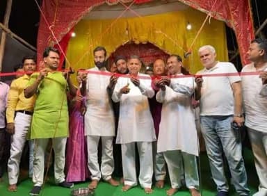 धामपुर। नहटौर के मोहल्ला धर्मशाला में कना गती रामलीला का उद्धघाटन विधायक ने किया।#रामलीला#उद्धघाटन#विधायक#ओमकुमार