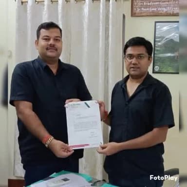 आज रोहतास जिले के वन प्रमंडल पदाधिकारी(#DFO) श्री मनीष कुमार वर्मा जी से मिलकर डेहरी झारखंडी मंदिर के समीप भ्र्ष्टाचार की भेंट चढ़े अधूरे पड़े पार्क के #सौंदर्यीकरण हेतु अनापत्ति प्रमाण पत्र की मांग किया साथ ही उन्हें सम्मानित किया !!