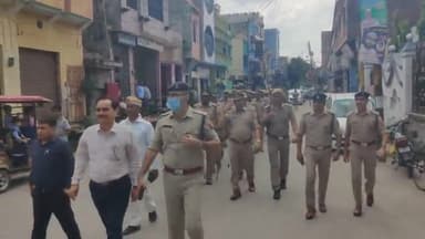 अमरोहा: ज्ञानवापी मामले में आने वाले फैसले को लेकर शहर के तमाम खास रास्तो से गुज़री फ्लैग मार्च #amrohapolice #flagmarch #amroha